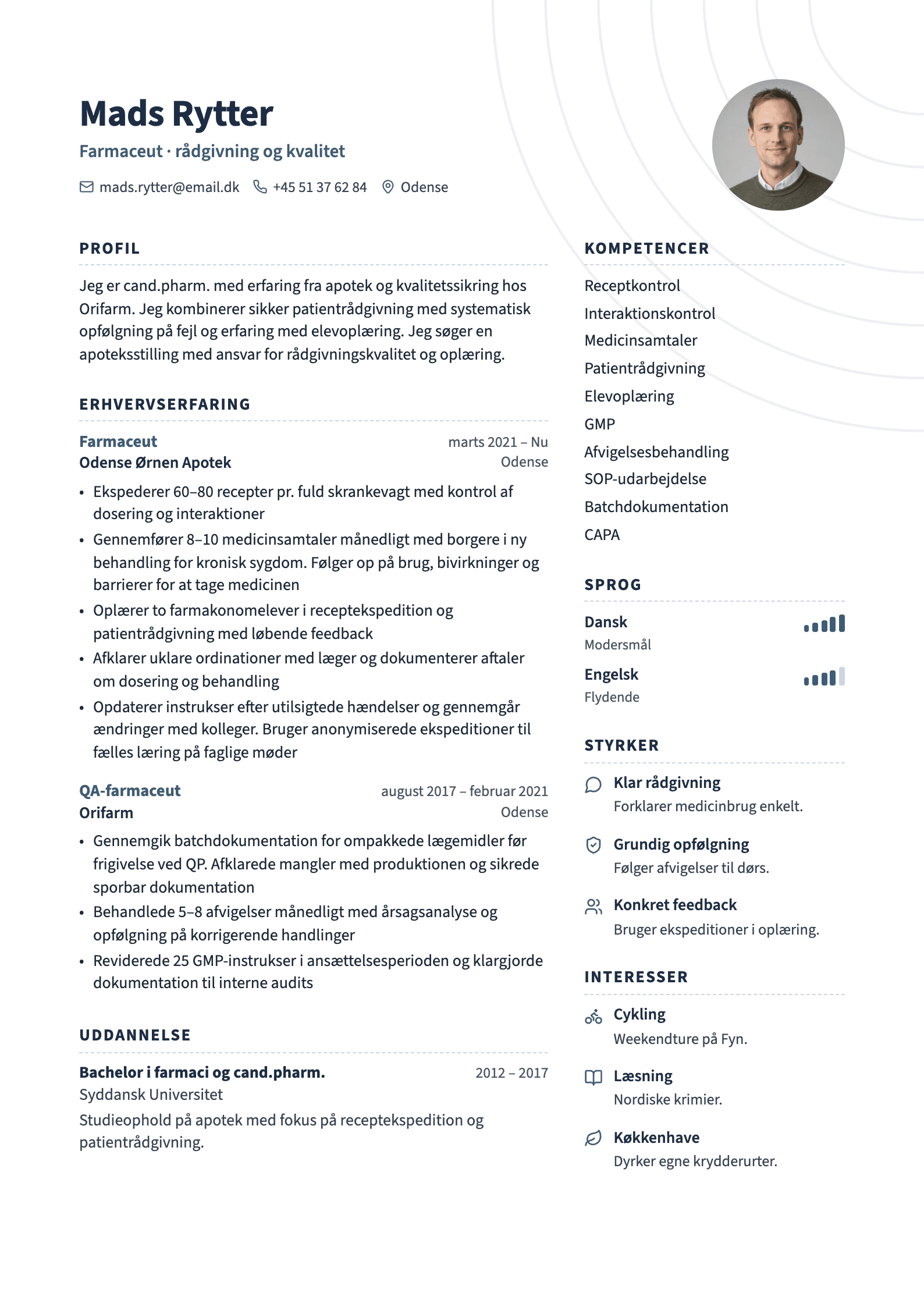 CV-eksempel for farmaceut: komplet CV med profiltekst, erhvervserfaring og kompetencer
