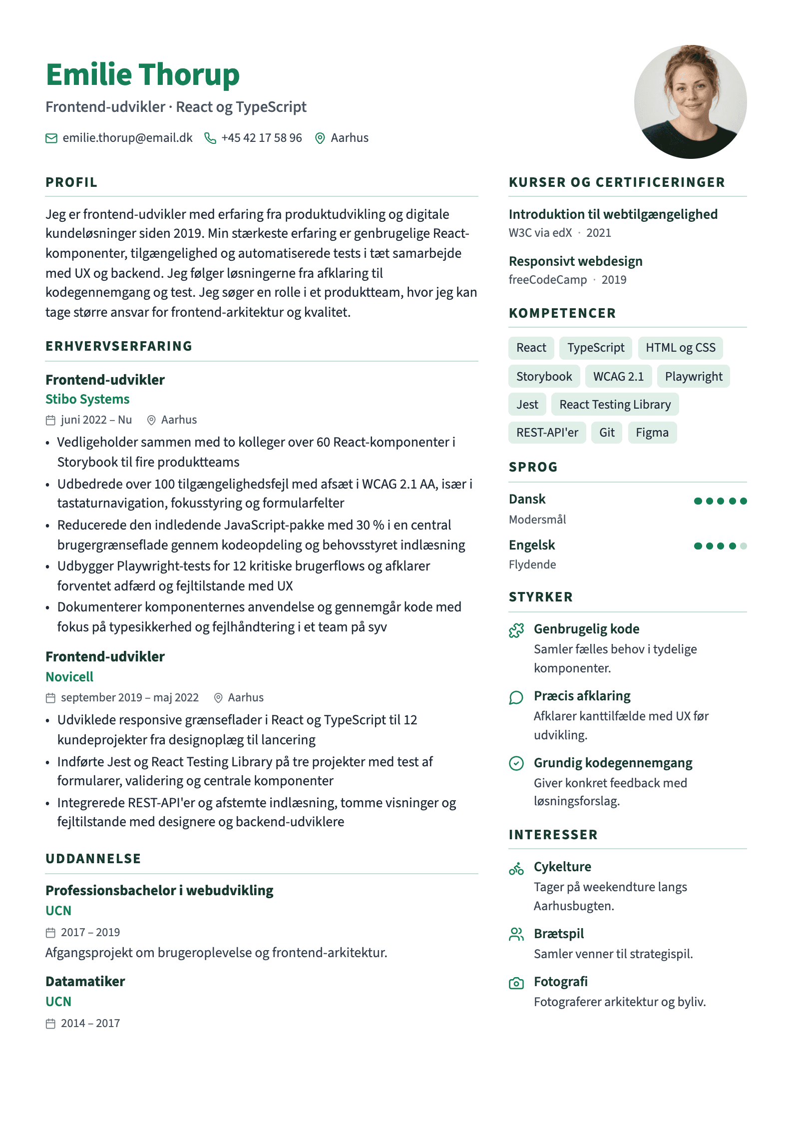 CV-eksempel for frontend-udvikler: komplet CV med profiltekst, erhvervserfaring og kompetencer