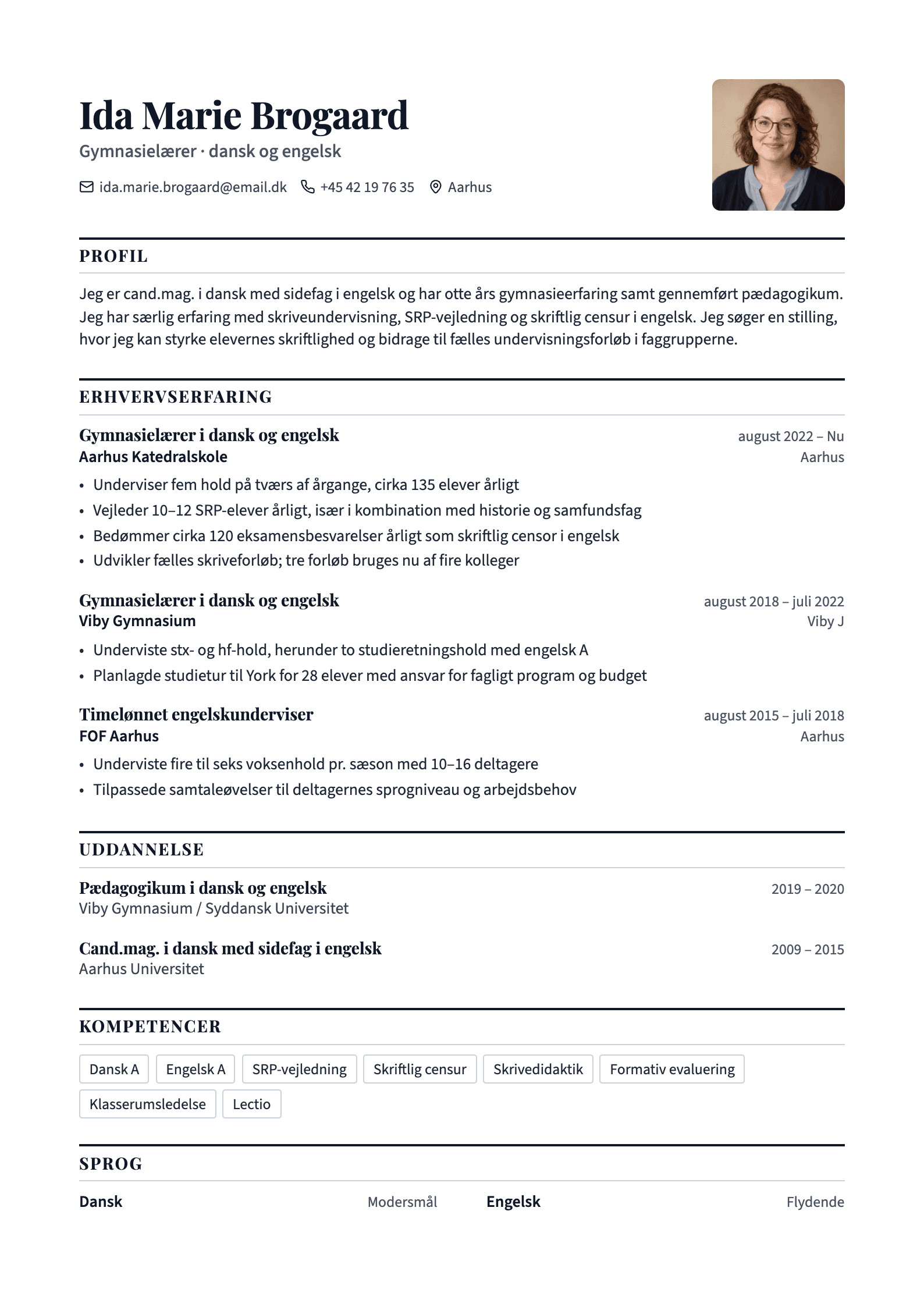 CV-eksempel for gymnasielærer: komplet CV med profiltekst, erhvervserfaring og kompetencer