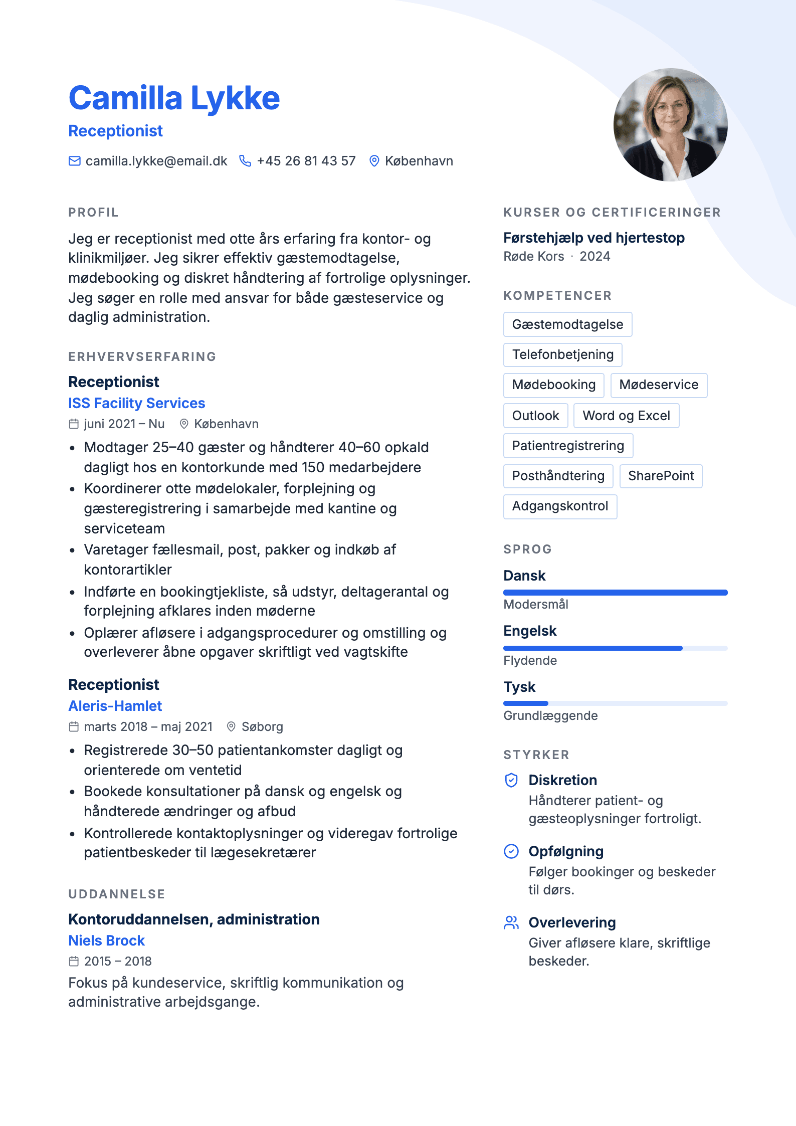 CV-eksempel for receptionist: komplet CV med profiltekst, erhvervserfaring og kompetencer